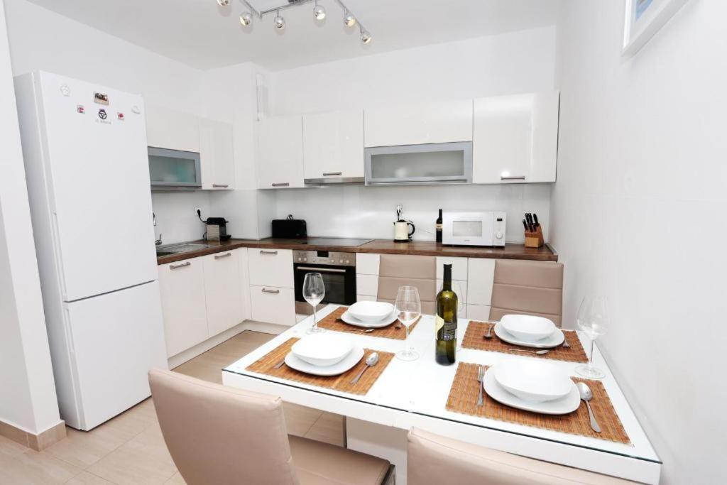 Apartments Kamelija Спліт Номер фото